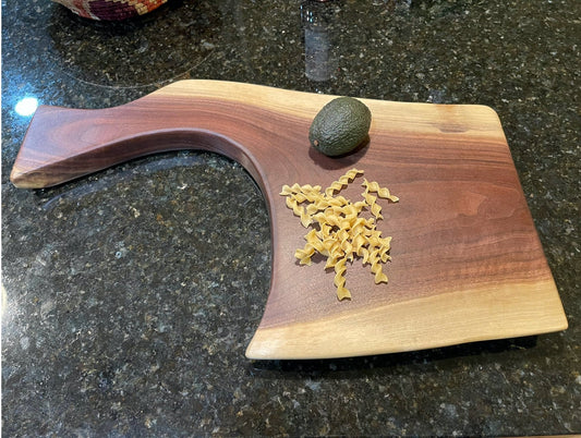 Butcher Knife
Charcuterie Board
Serving Tray
Walnut
Cutting Board